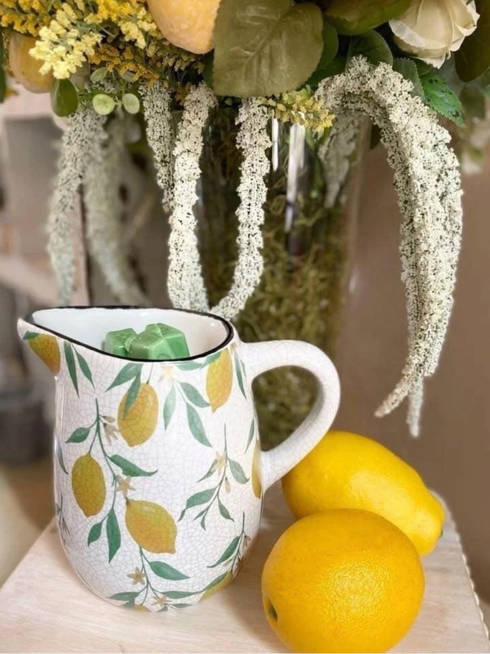 New in box Scentsy Lemon Grove Warmer